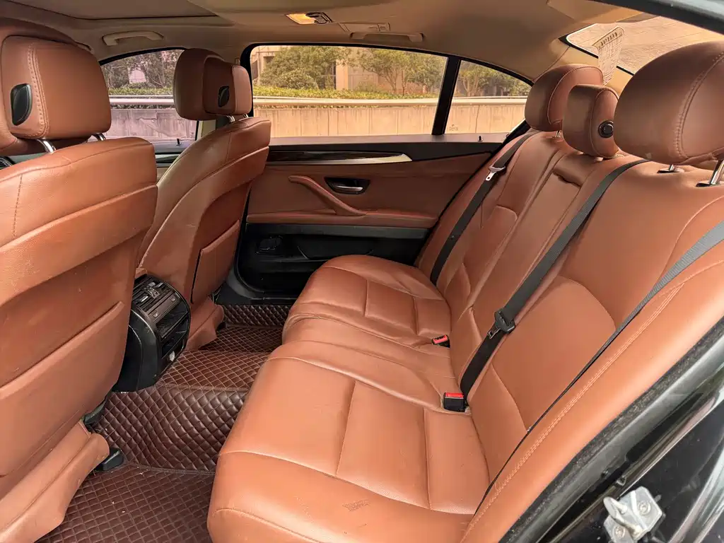 BMW 5 Series — миниатюра 14