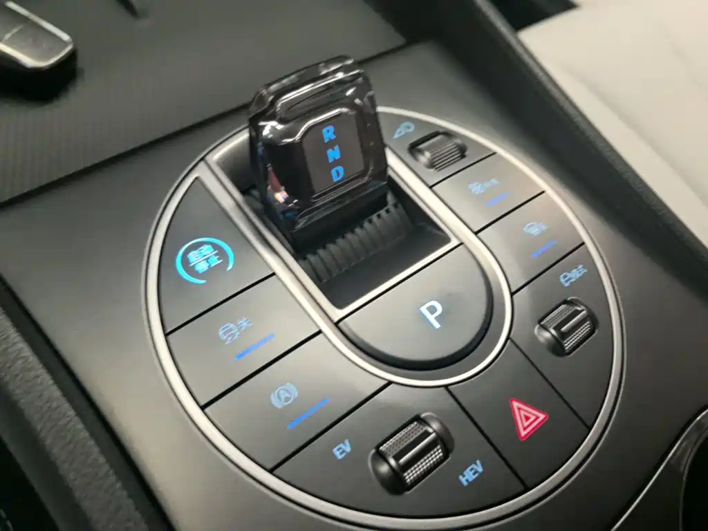 BYD Seal 05 DM-i — миниатюра 14