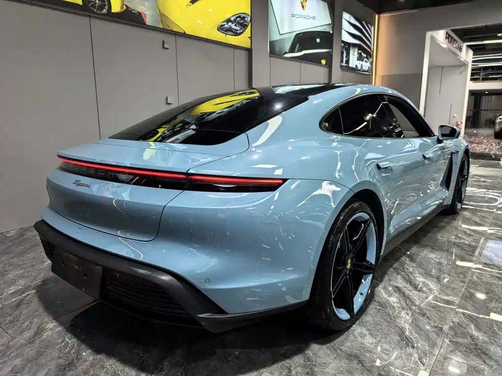 Porsche Taycan — миниатюра 4