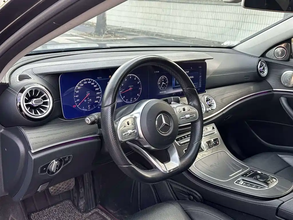 Mercedes-Benz E-Class — миниатюра 17
