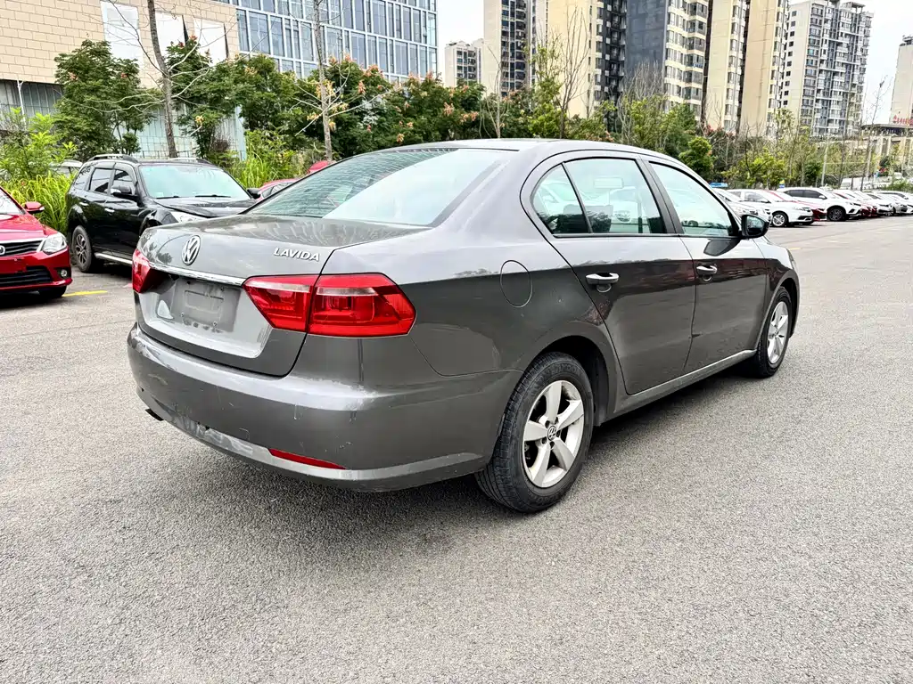 Volkswagen Lavida — миниатюра 11