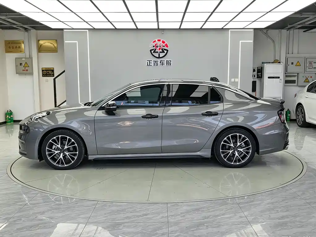 Lynk & Co 03 — миниатюра 4