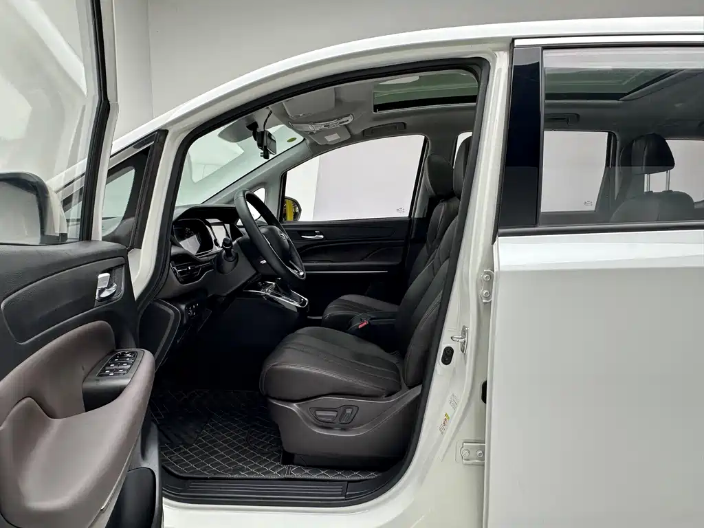 GAC Motor Trumpchi M6 — миниатюра 7