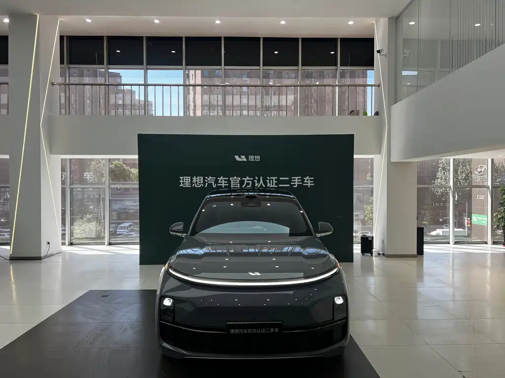 Li Auto Li L8 — миниатюра 2