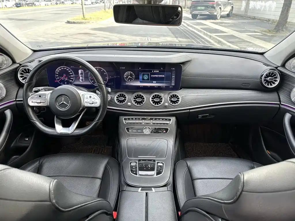Mercedes-Benz E-Class — миниатюра 10