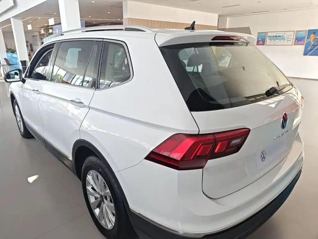 Volkswagen Tiguan L — миниатюра 5