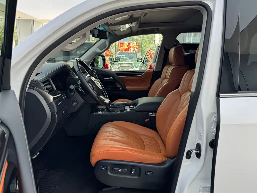 Lexus LX — миниатюра 4