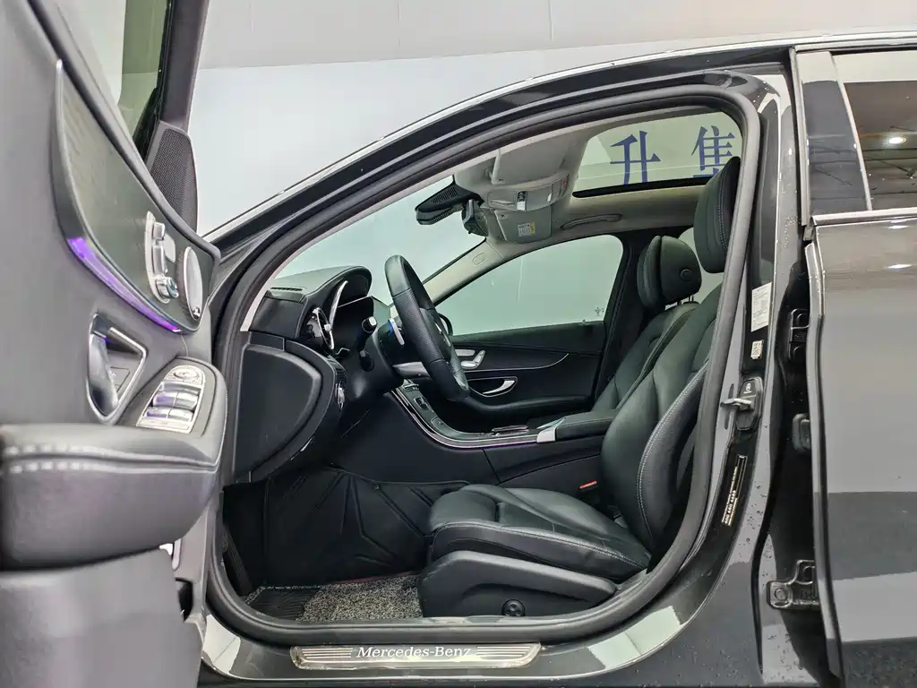 Mercedes-Benz C-Class — миниатюра 11