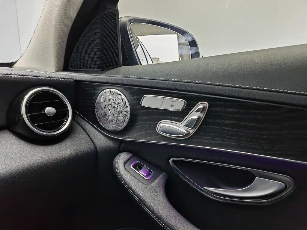 Mercedes-Benz C-Class — миниатюра 17