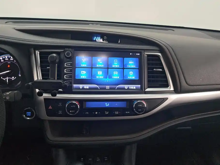 Toyota Highlander — миниатюра 13