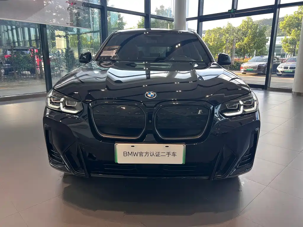 BMW iX3