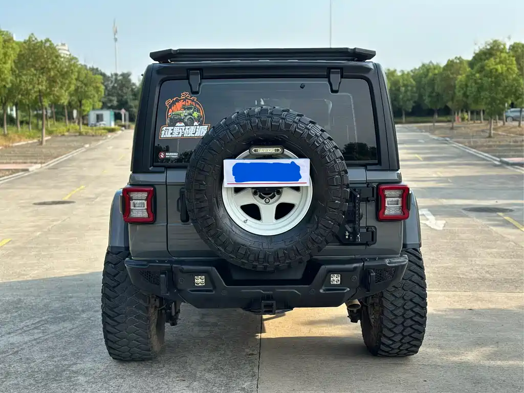 Jeep Wrangler — миниатюра 8