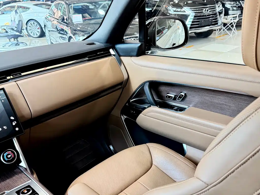 Land Rover Range Rover — миниатюра 16
