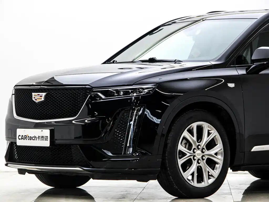 CADILLAC XT6
