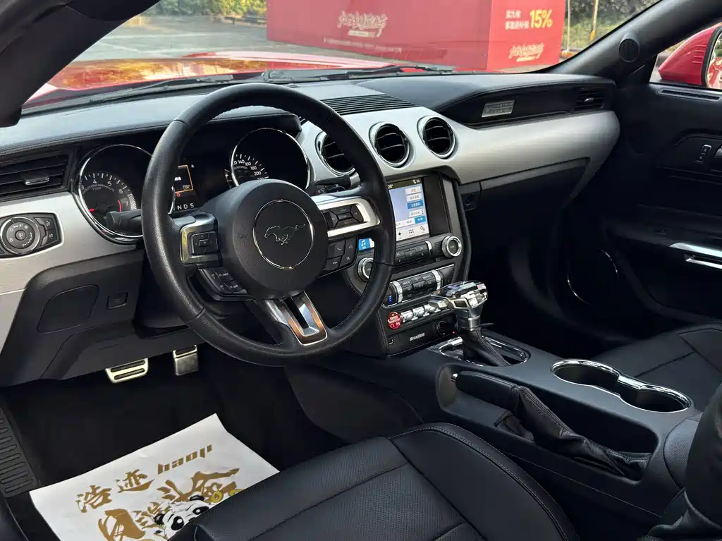 Ford Mustang — миниатюра 3
