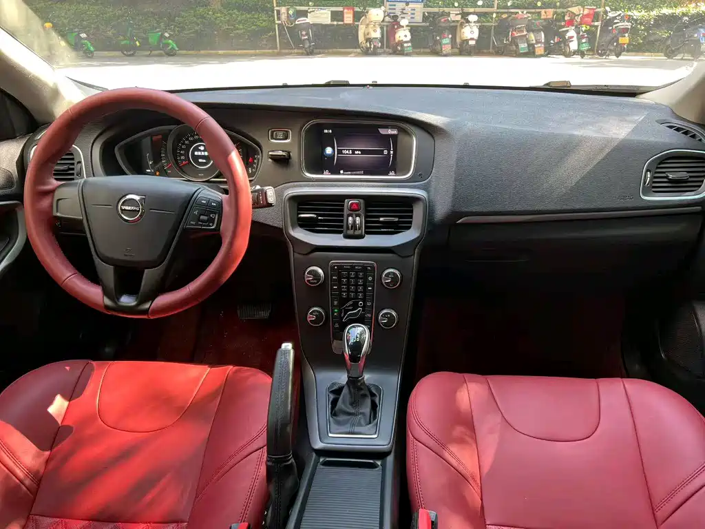Volvo V40 — миниатюра 5