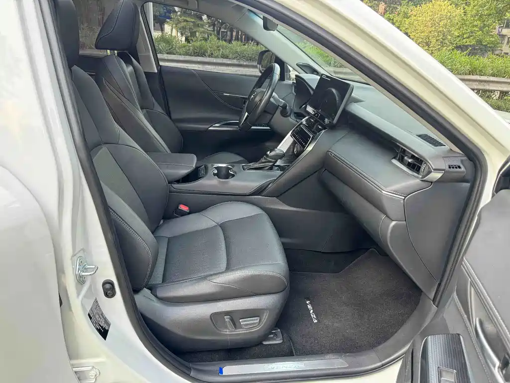 Toyota Venza — миниатюра 9