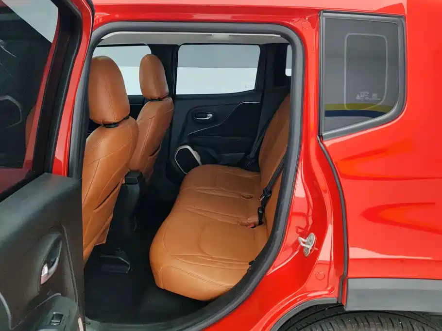 Jeep Renegade — миниатюра 11