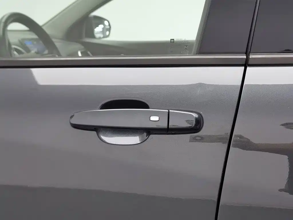 Chevrolet Equinox — миниатюра 18