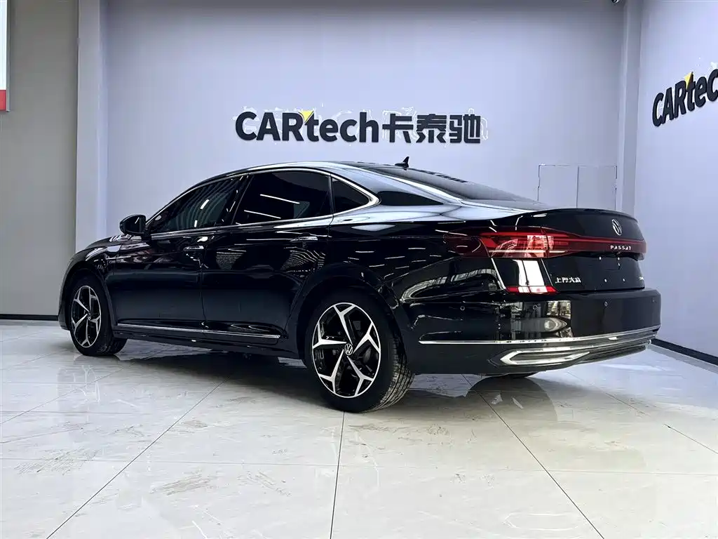 Volkswagen Passat 2023 330TSI Luxury