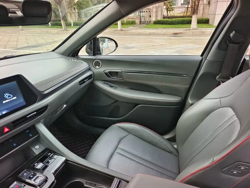 Hyundai Sonata — миниатюра 6