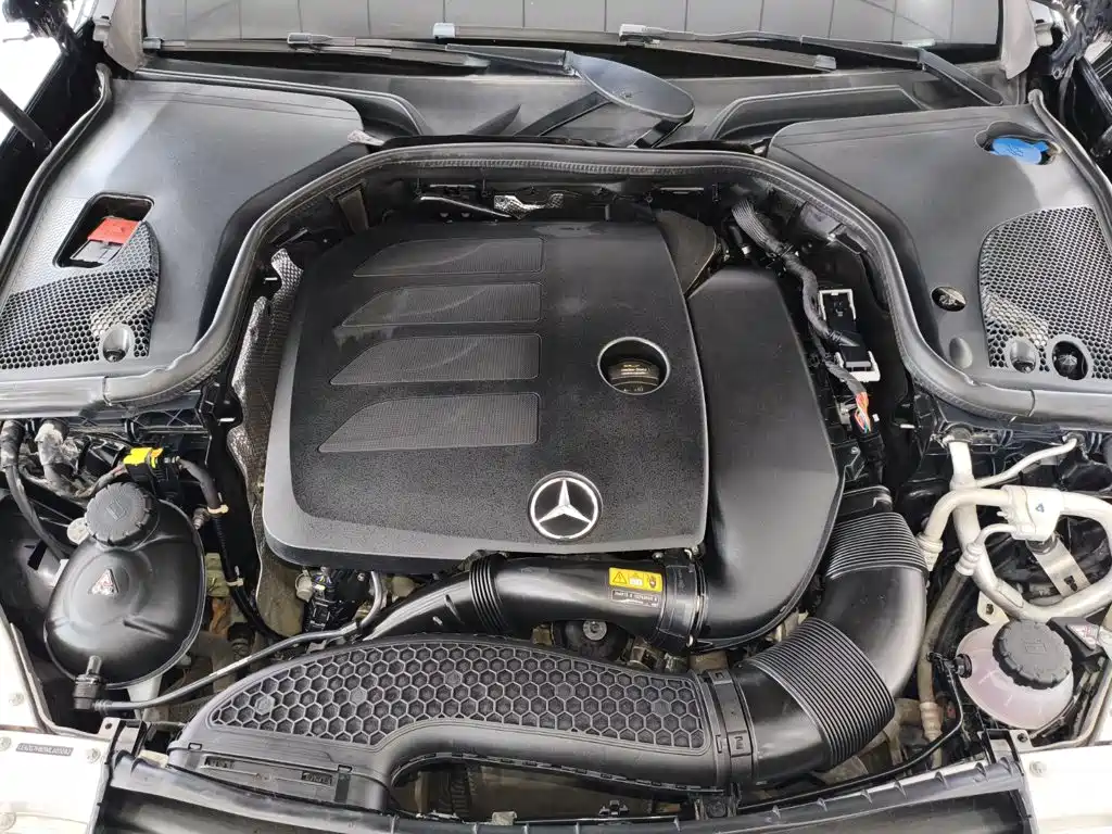 Mercedes-Benz E-Class — миниатюра 16