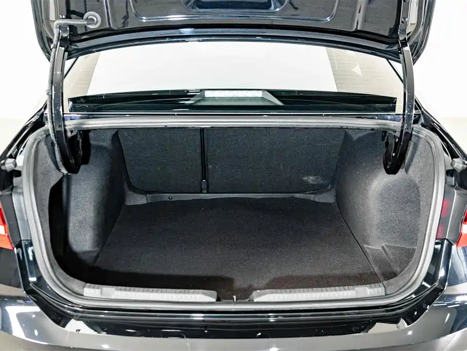 Volkswagen Lavida — миниатюра 23