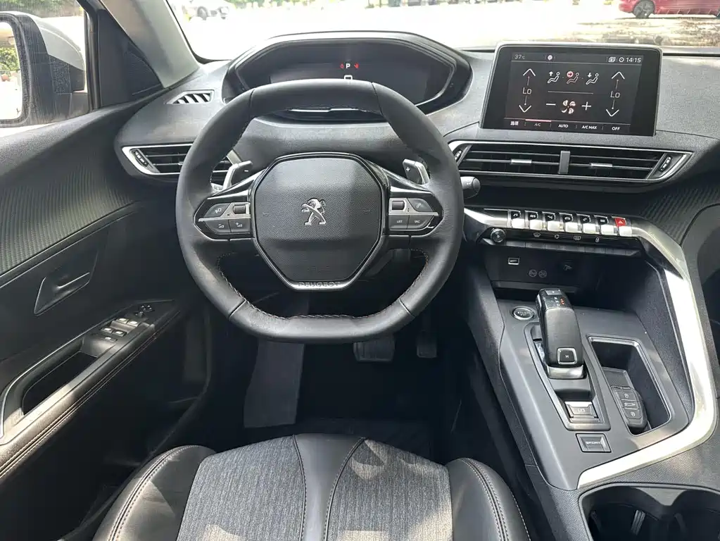 PEUGEOT  5008