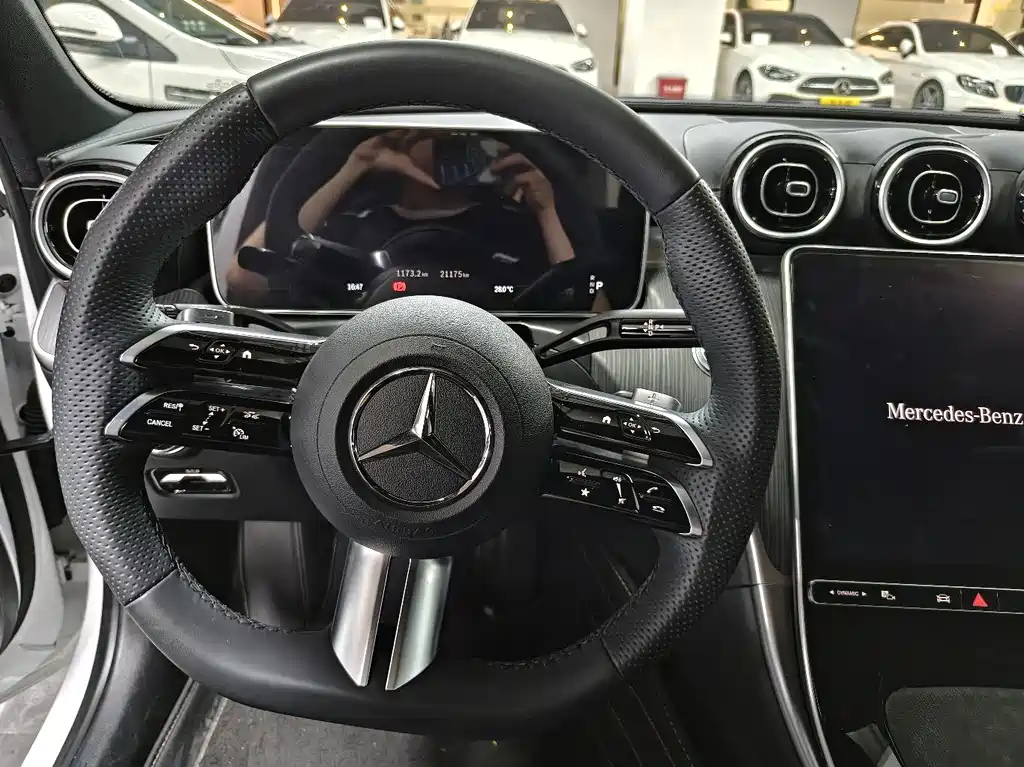 Mercedes-Benz C-Class — миниатюра 6