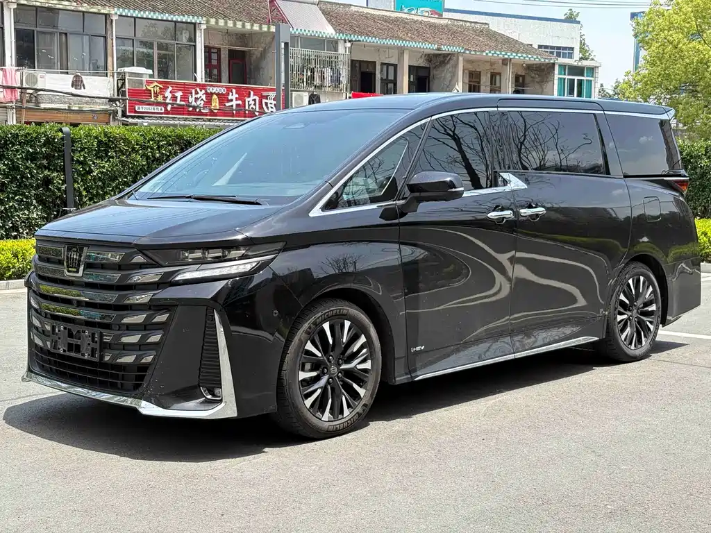 Toyota Vellfire 2024