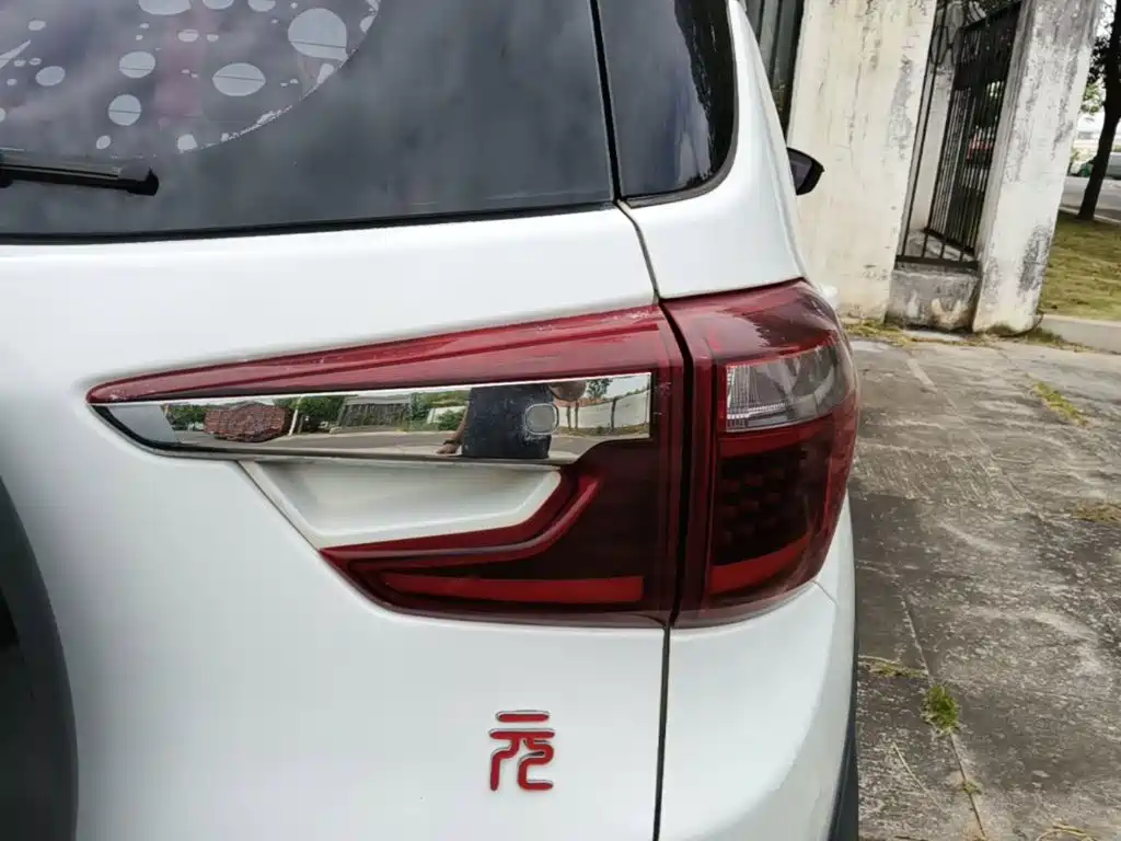BYD Yuan — миниатюра 8
