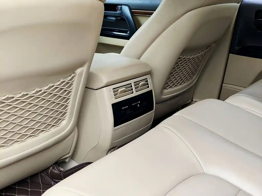 Toyota Land Cruiser — миниатюра 9