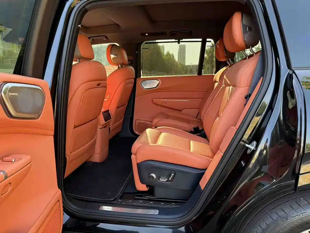 Lynk & Co 900 — миниатюра 9