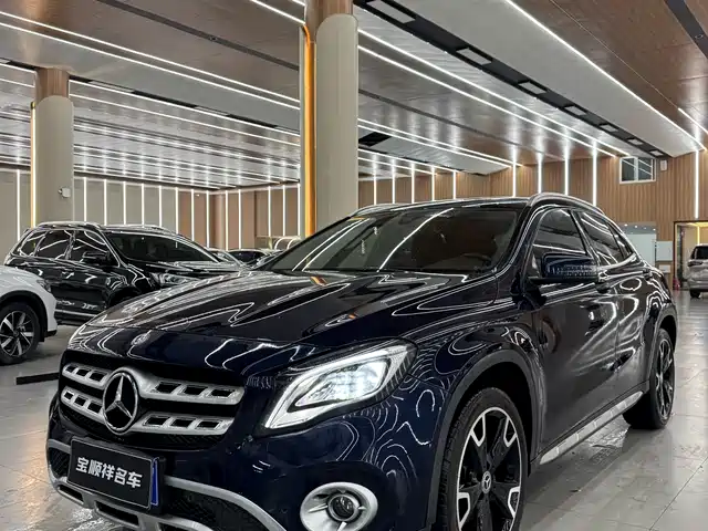MERCEDES-BENZ GLA 2017