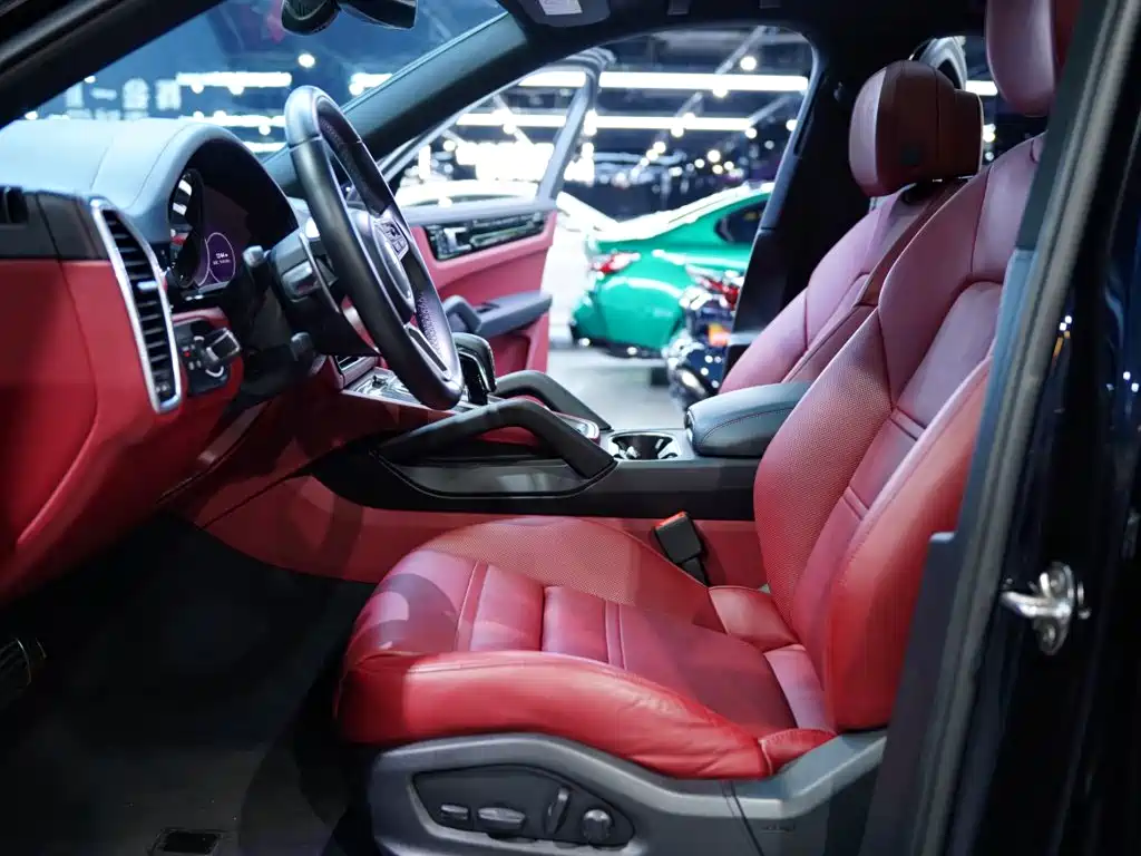 Porsche Cayenne — миниатюра 20