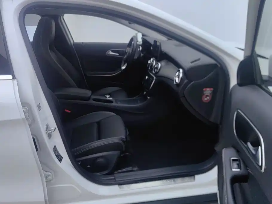 Mercedes-Benz GLA — миниатюра 8