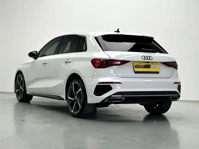 Audi A3 - фото 7