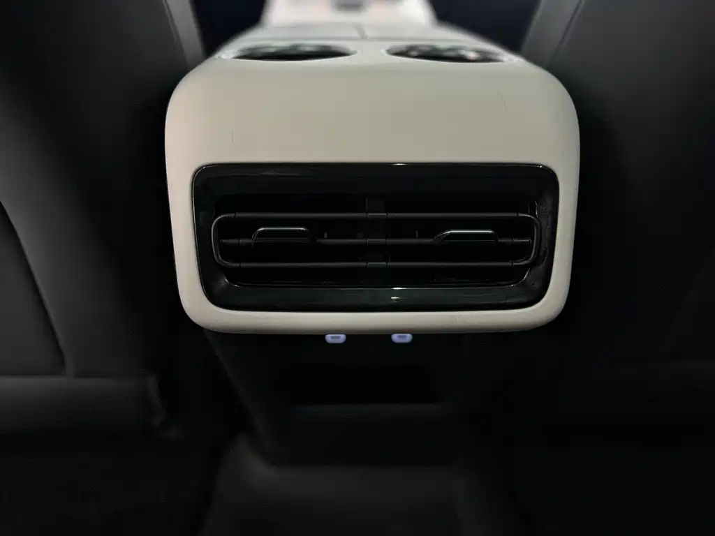 GEELY GALAXY GALAXY E8