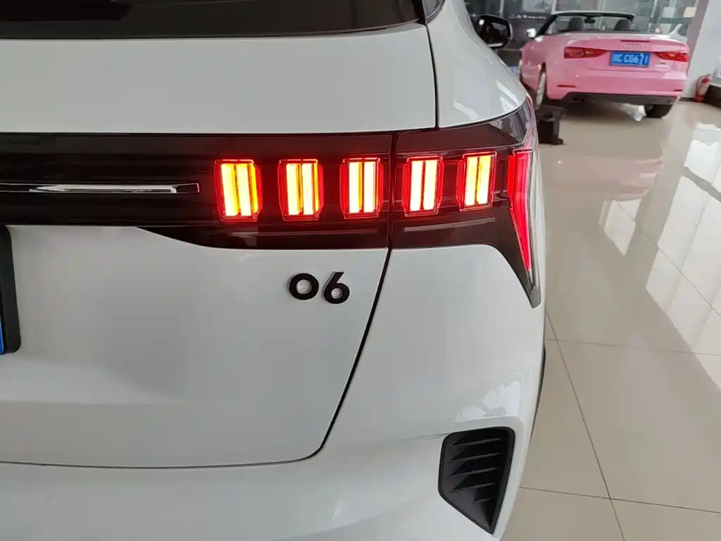 Lynk & Co 06 — миниатюра 8
