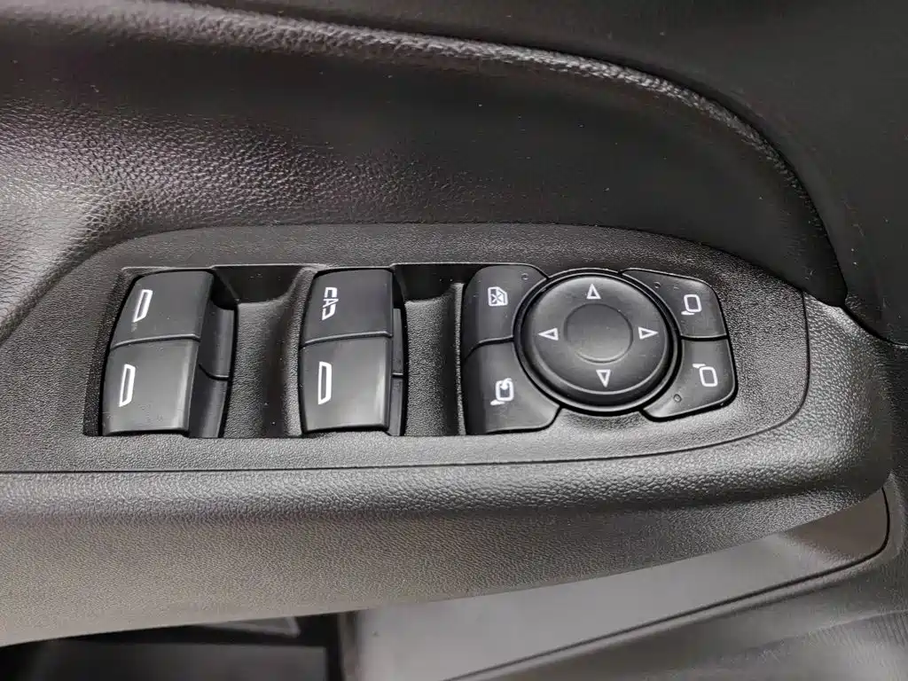Chevrolet Equinox — миниатюра 9