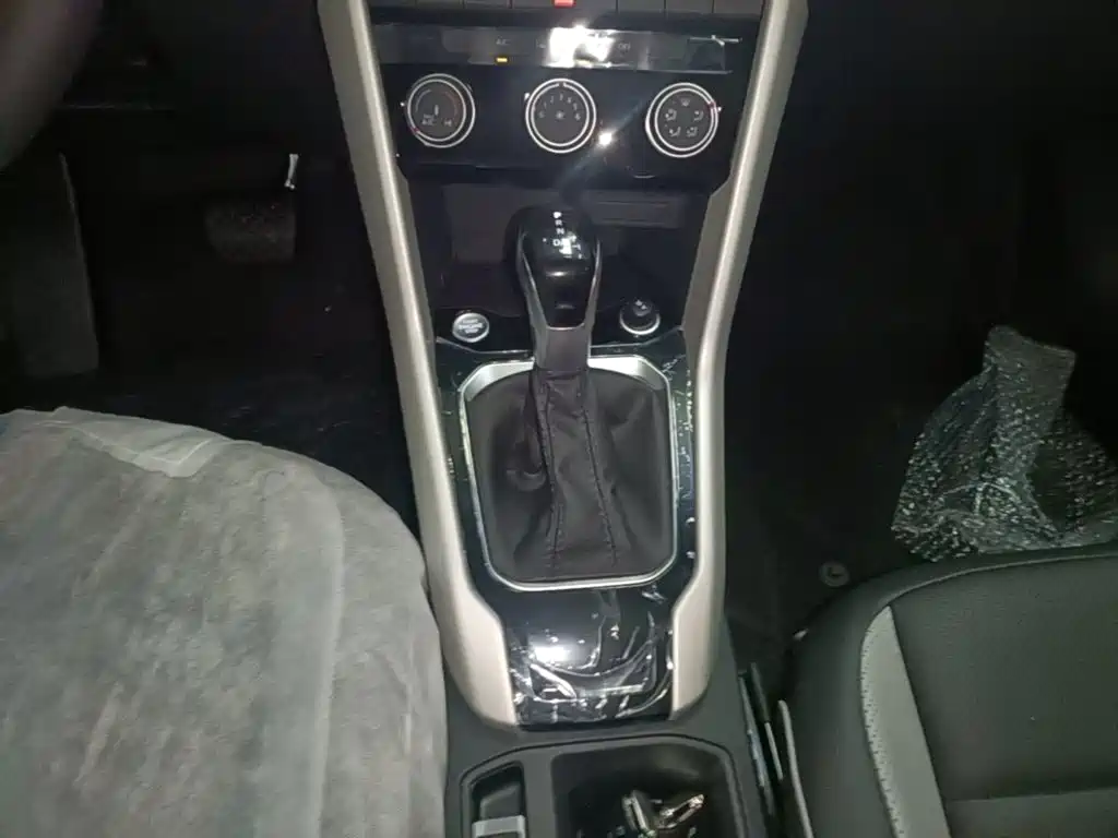 Volkswagen T-Roc — миниатюра 14