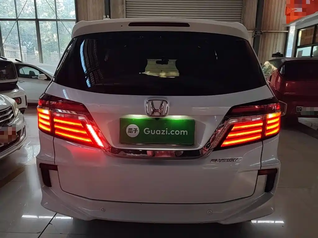 Honda Elysion — миниатюра 6