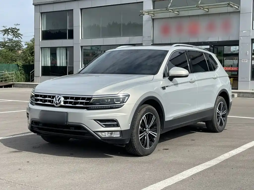 Volkswagen Tiguan L — миниатюра 2