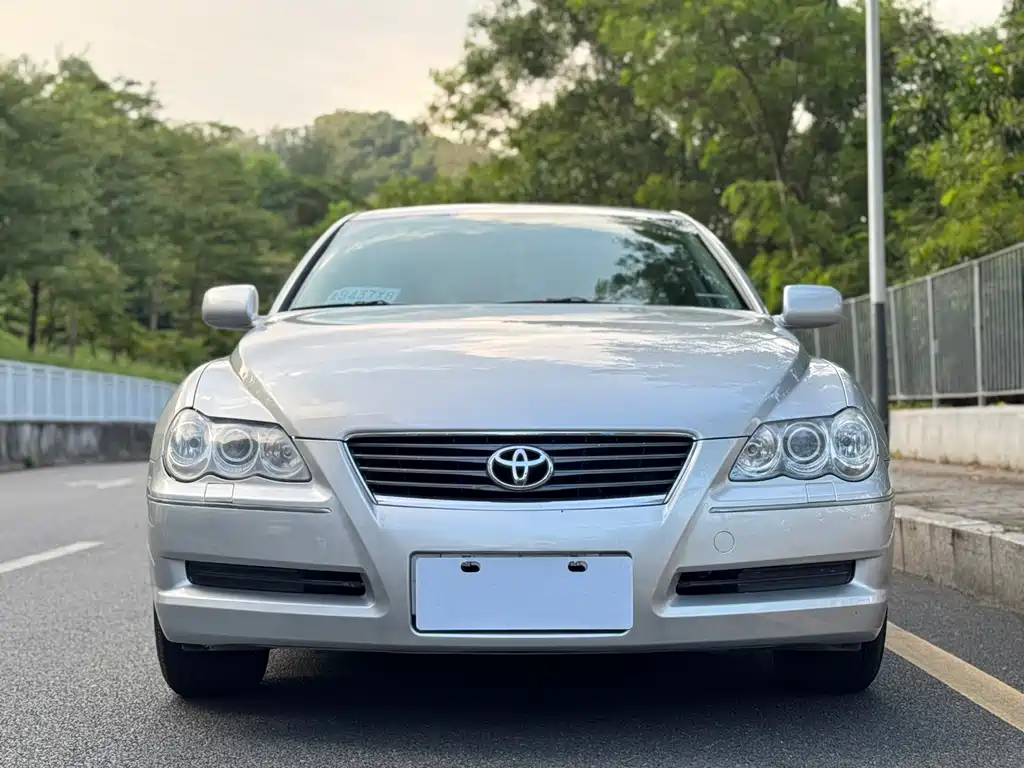 Toyota Reiz — миниатюра 5
