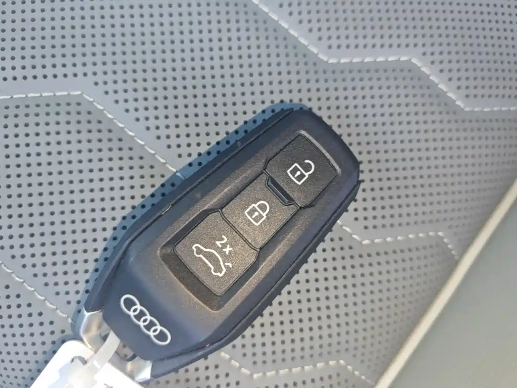 Audi Q6L e-tron — миниатюра 13