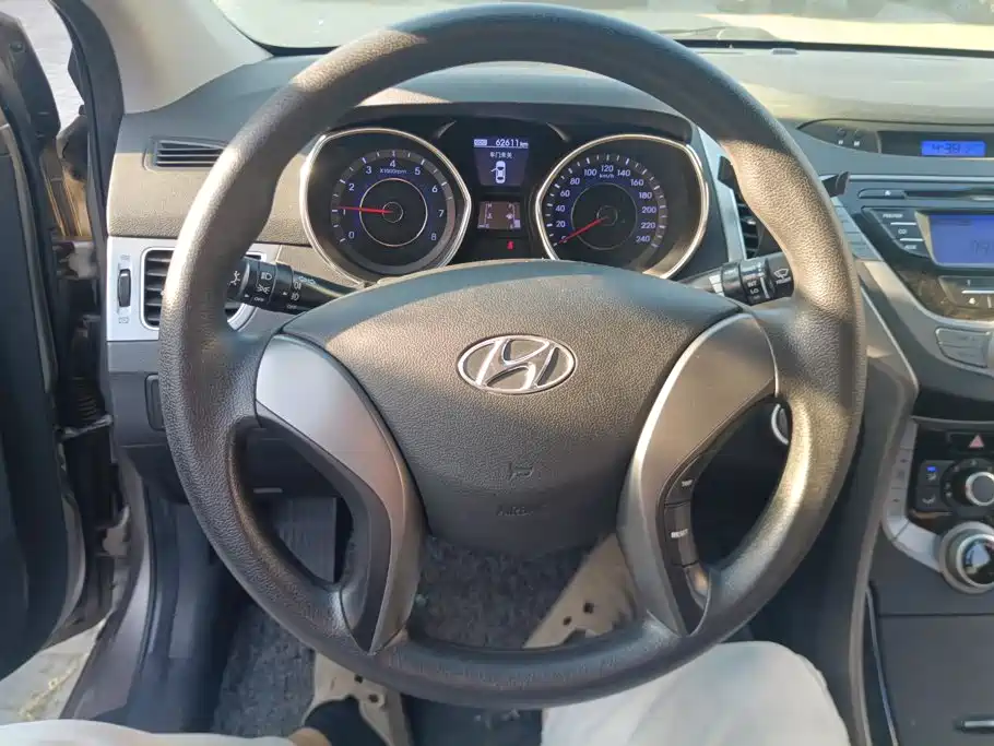 Hyundai Elantra Langdong — миниатюра 15