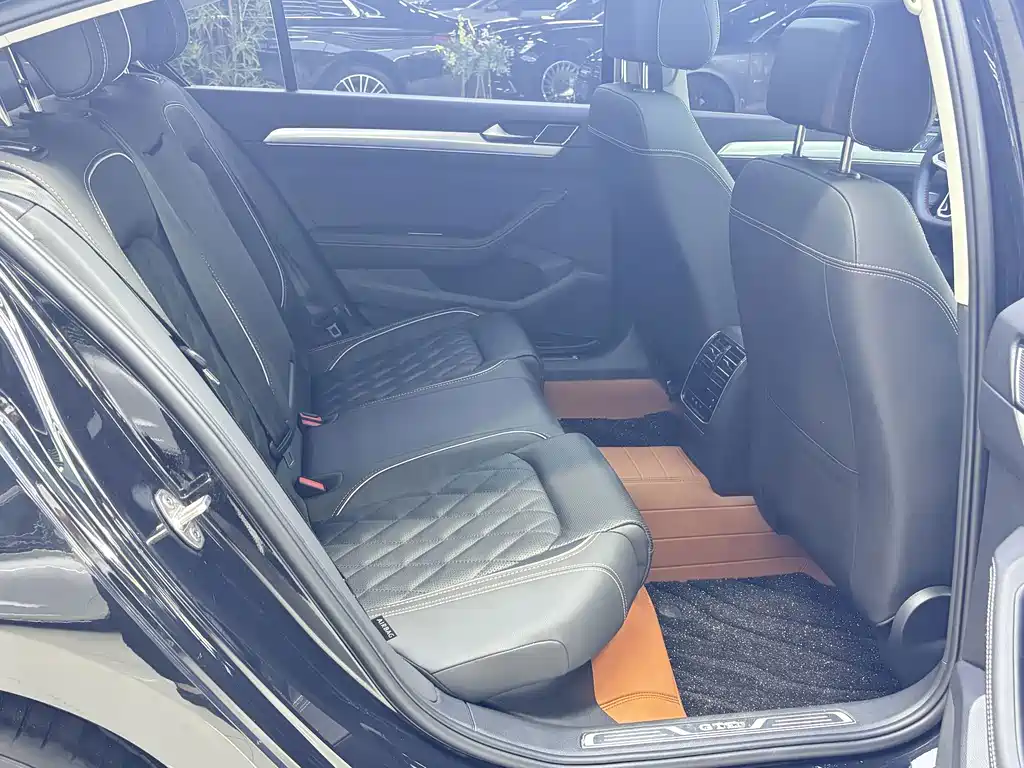 Volkswagen Magotan PHEV — миниатюра 7