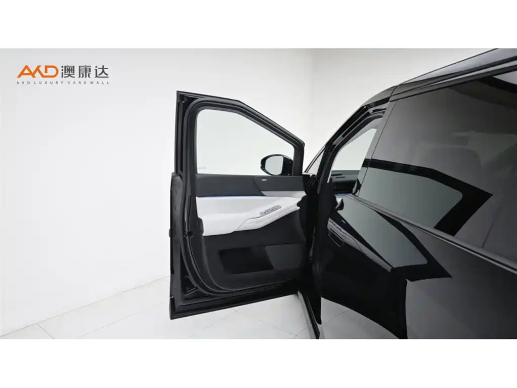 XPeng X9 — миниатюра 11