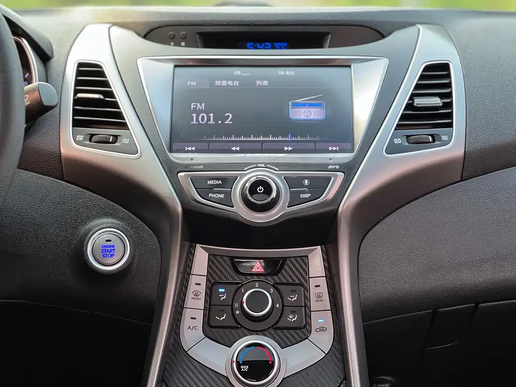Hyundai Elantra Langdong — миниатюра 15