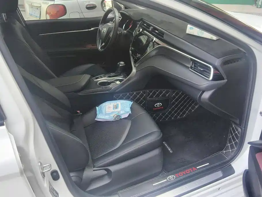 Toyota Camry — миниатюра 8
